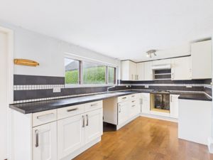 Kitchen- click for photo gallery